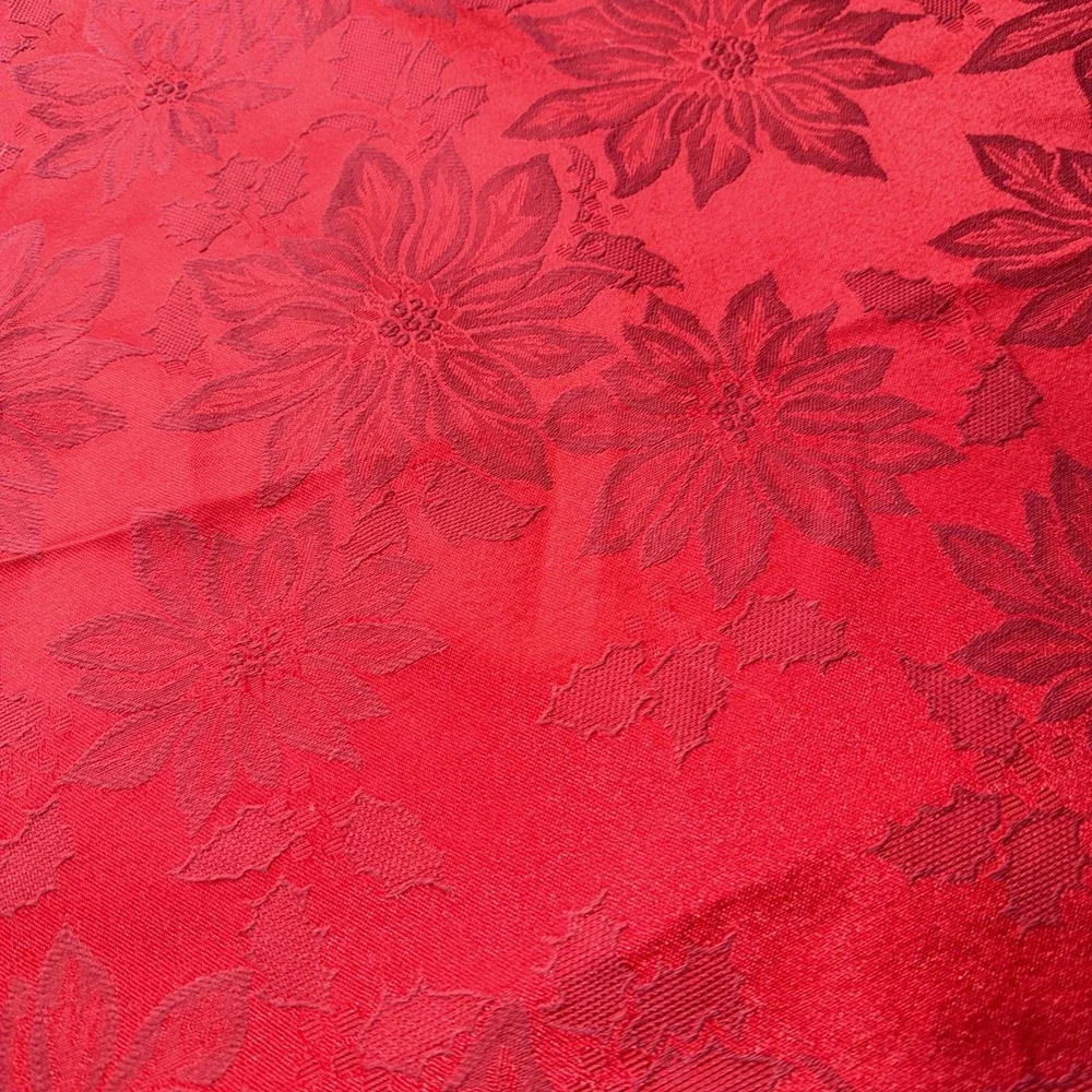 VTG JCPENNEY Home Collection‎ Christmas Poinsettia Scroll Tablecloth Round 66